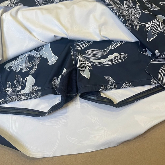 Athleta Navy Blue Floral Sonic Skort Size XL - Picture 6 of 10